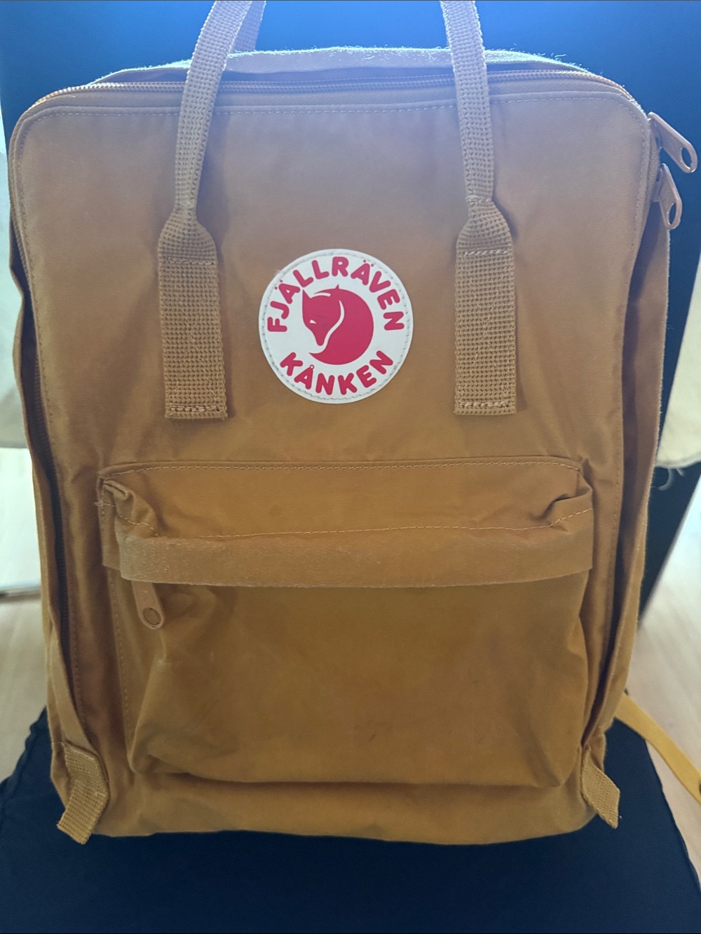 Backpack in mustard